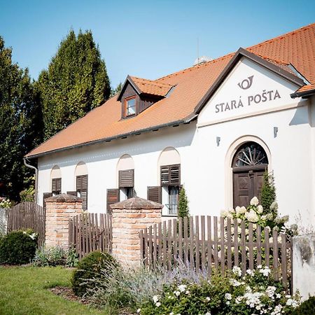 Penzion Stara Posta Hotell Kovalovice Exteriör bild