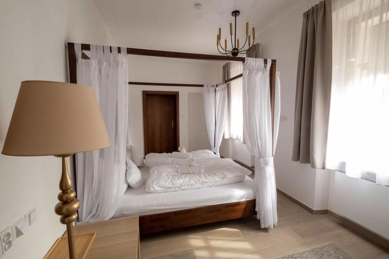 Penzion Stara Posta Hotell Kovalovice Exteriör bild